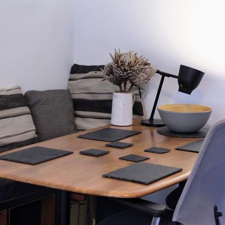 Traditional Victorian 2 Bed In Cobbled Street + Mod Cons - Full Home London Bagian luar foto