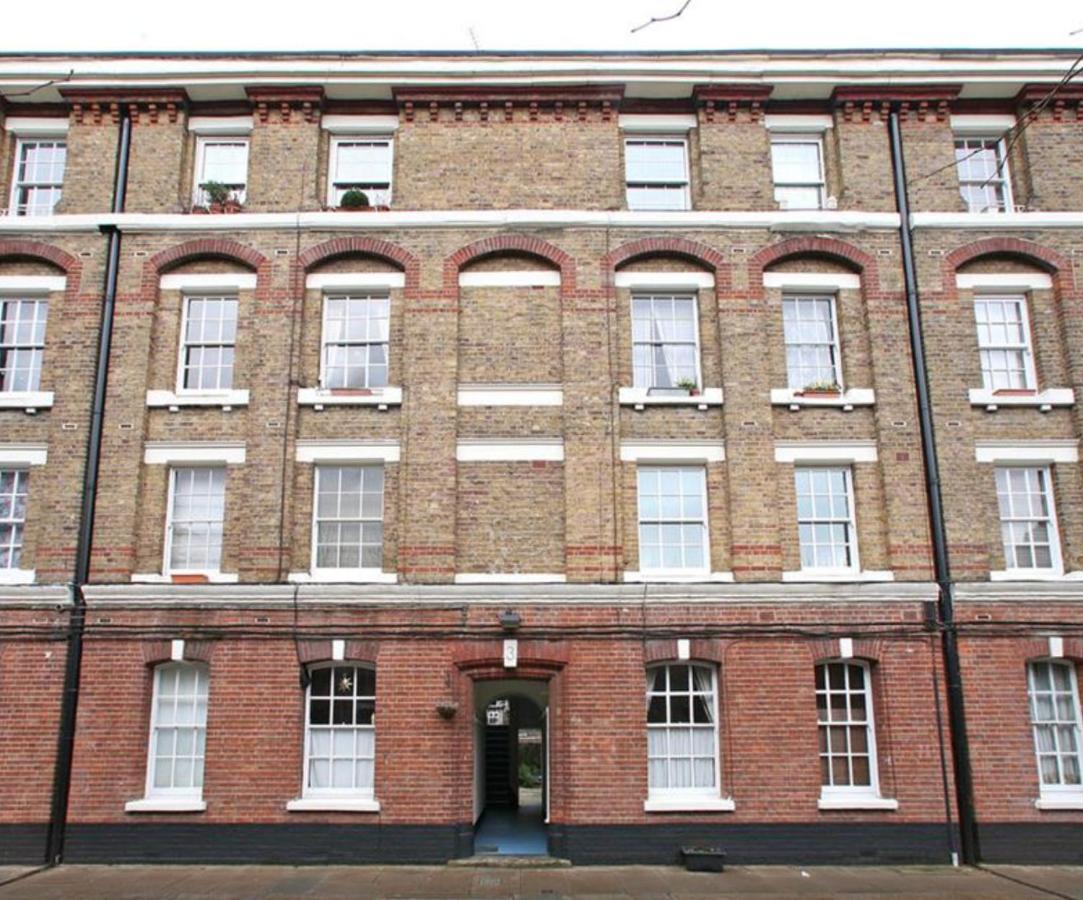 Traditional Victorian 2 Bed In Cobbled Street + Mod Cons - Full Home London Bagian luar foto