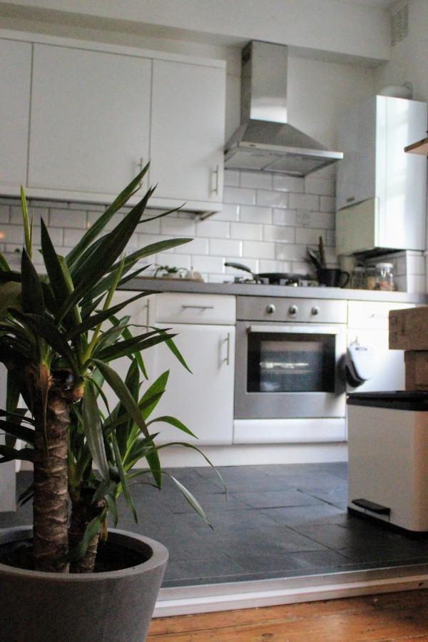 Traditional Victorian 2 Bed In Cobbled Street + Mod Cons - Full Home London Bagian luar foto